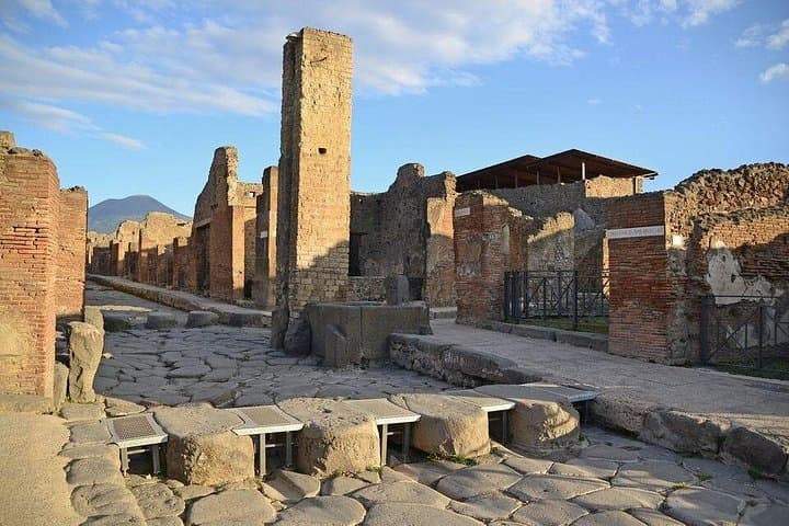 the splendour of Pompeii ruins