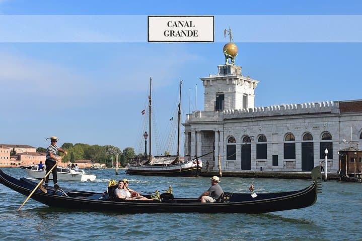 Fall in Love: Private Romantic Gondola Ride on the Grand Canal