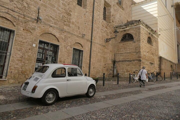 Alghero: walking tour with bilingual local guide