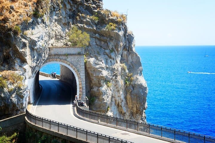 Chauffeured Tour to Amalfi Coast and Pompei from Rome