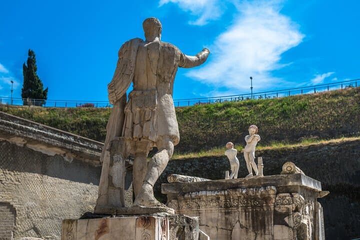 Statue of Marco Nonio Balbo