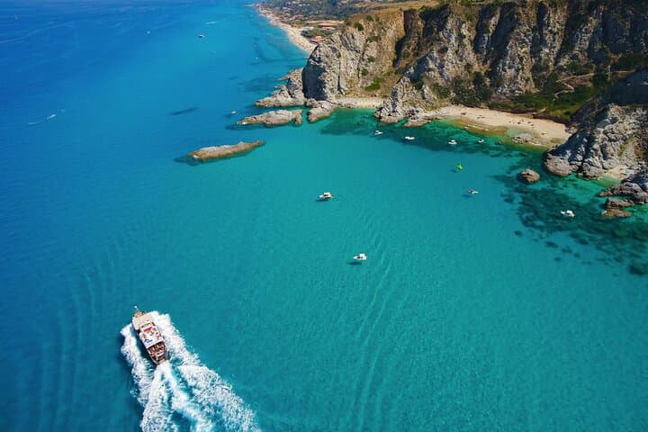 sailing to Tropea