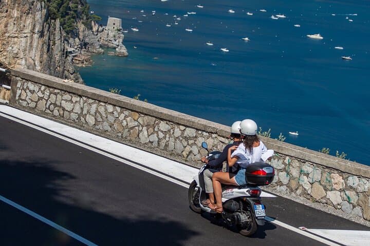 Scooter rental to visit the Amalfi Coast