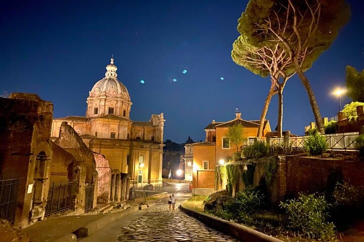Ancient Rome at Dusk: Guided Walking Tour