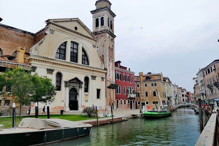 Off the Beaten Path Walk in Venice