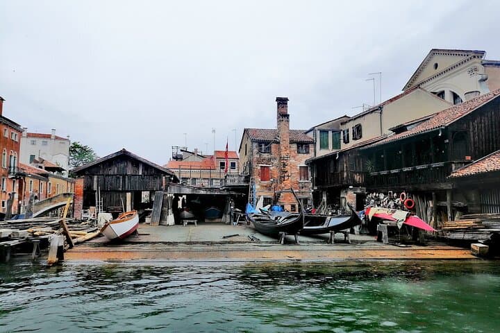 Off the Beaten Path Walk in Venice