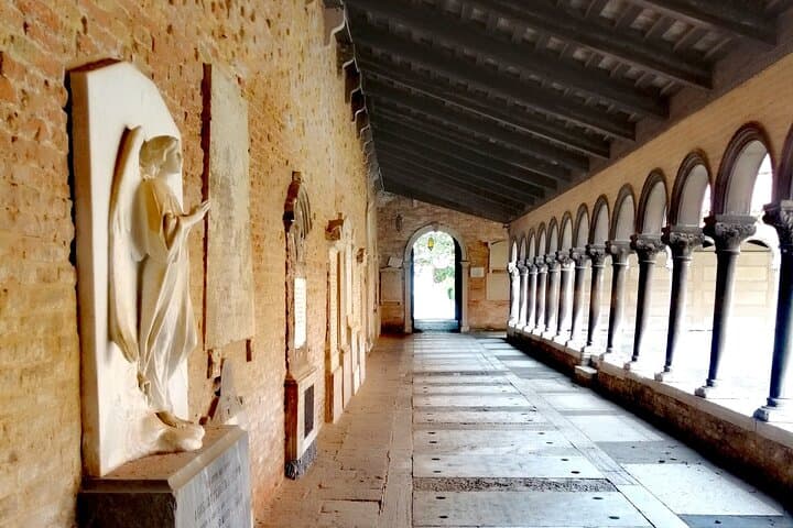 Venice's Cemetery on San Michele Island Tour