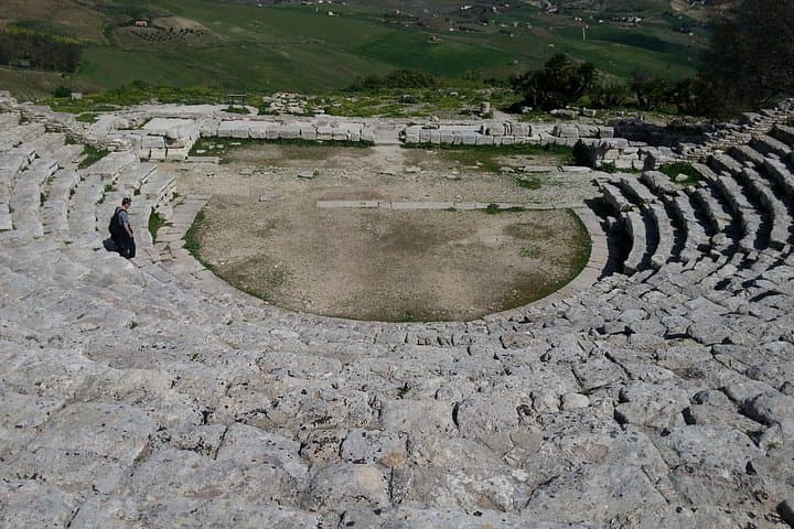 Visit Segesta and Selinunte from Trapani