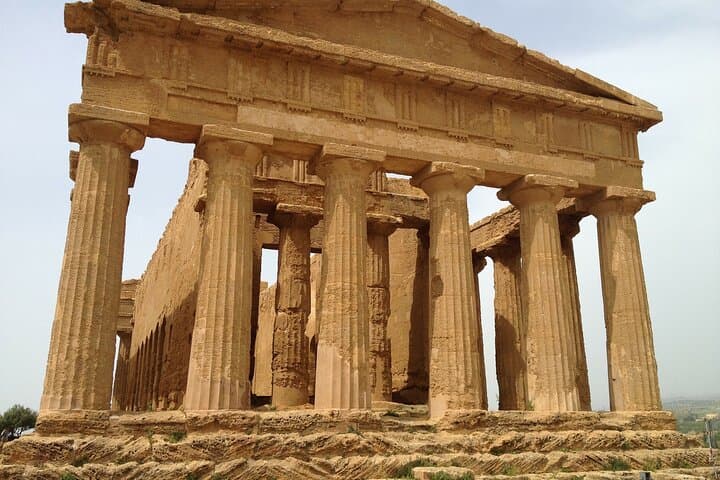 Valley of the Temples & Kolymbethra Private Guided Tour