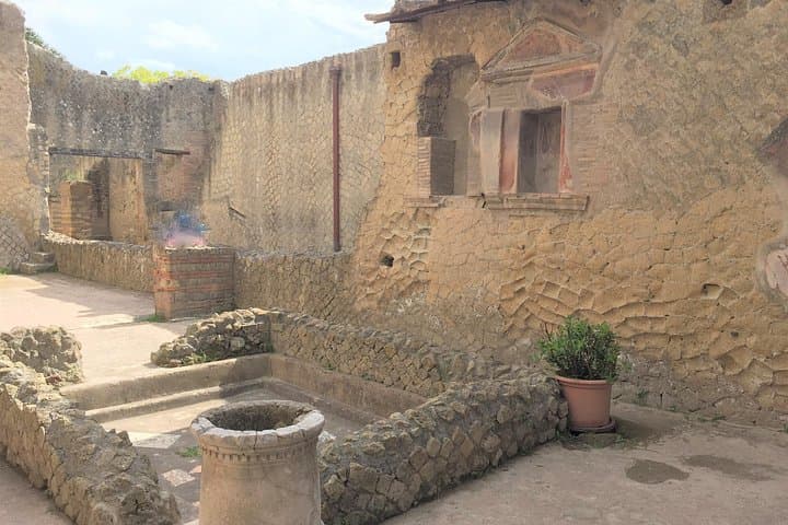 Skip the Line Ancient Herculaneum Walking Tour with Top Rated Guide