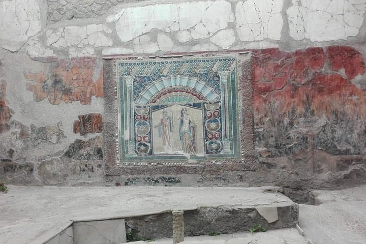 Skip the Line Ancient Herculaneum Walking Tour with Top Rated Guide