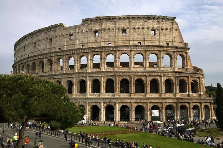 Rome: Private Transfer to or from Civitavecchia Port Van Mercedes