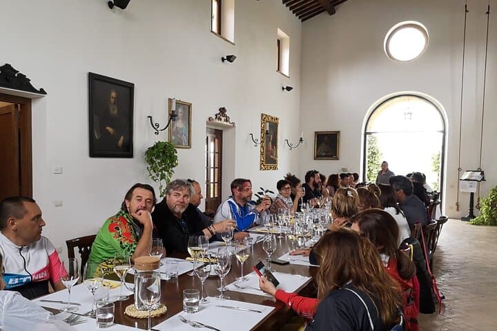 Unique EnoBike experience with tasting in 2 excellent wineries