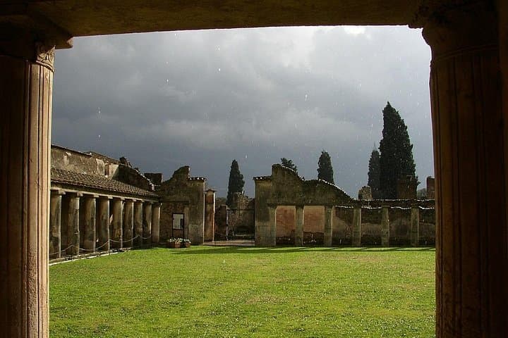 Day Trip to Capri, Sorrento and Pompeii from Rome