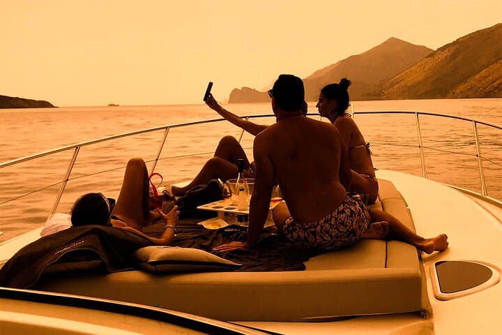 Sunset Tour by Luxury Boats Positano