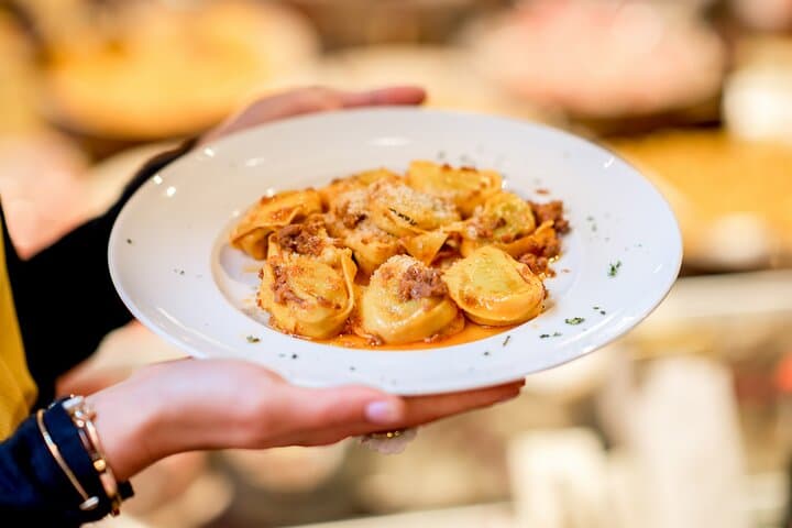 Bologna: Tagliatelle & Ragù Home Cooking Class with wine