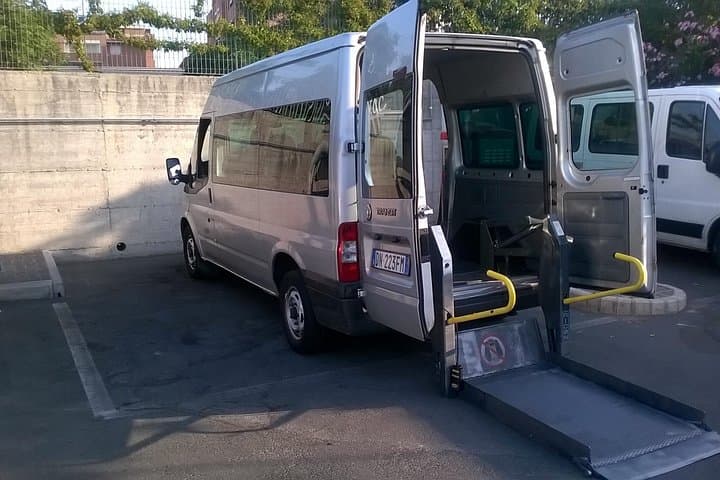 Minivan suitable for transporting disabled people with a wheelchair