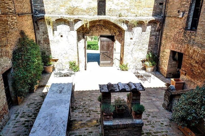 Castle's Courtyard
