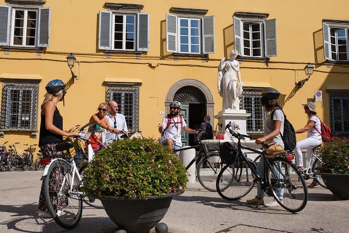 Pupporona square: Iconic site for locals on the historical city centre