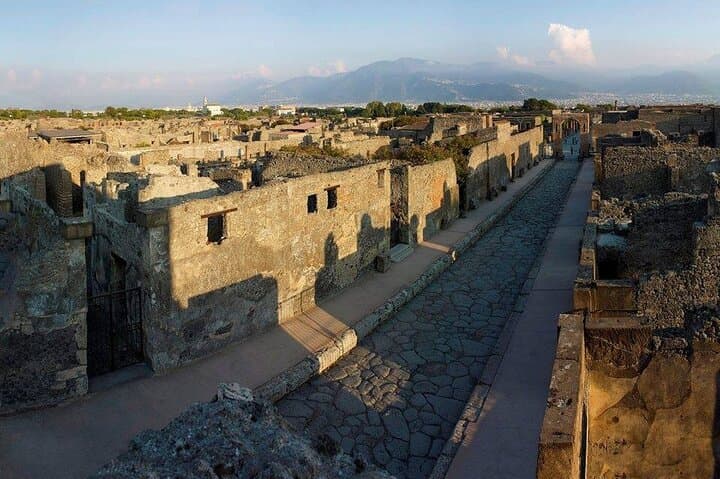 Amalfi Coast: Pompeii Small Group with Skip the Line Tickets