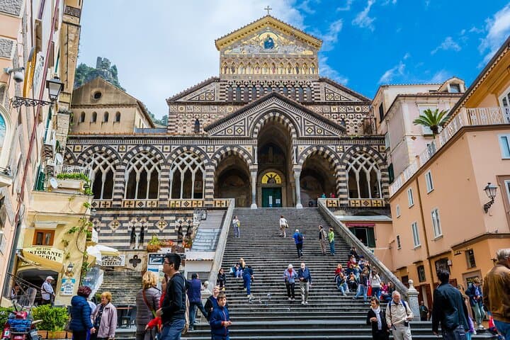 Stop in Amalfi