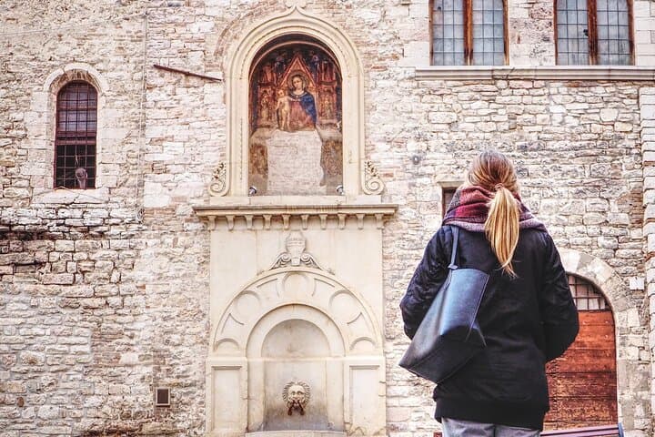 Private Walking Tour in Gubbio with Tasting