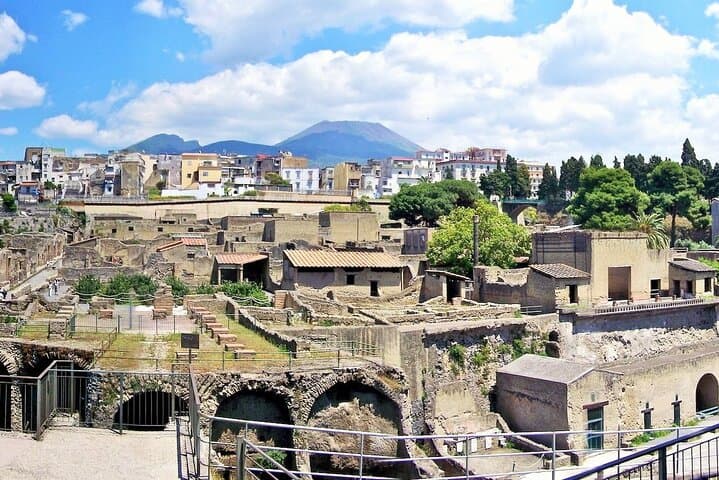 Overview of the city, Mt Vesuvius in the background