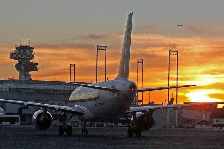 Luxury Private Transfer from/to Fiumicino Airport to Rome Center