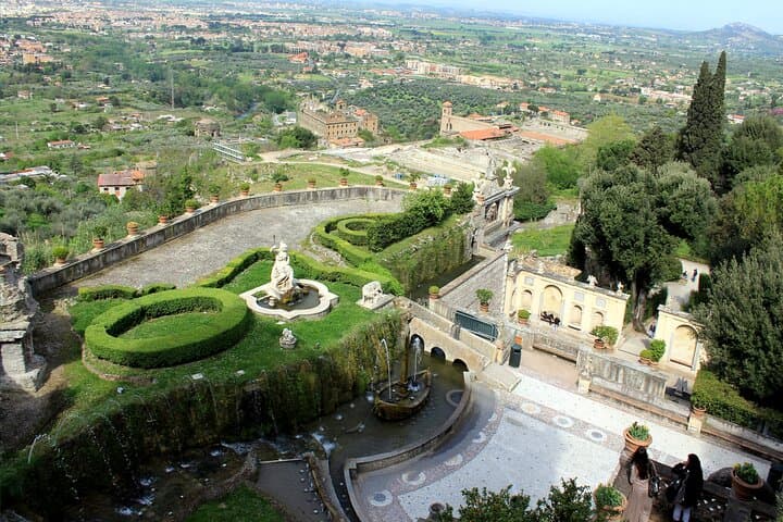 Private Walking Tour in Villa Adriana and Villa d'Este