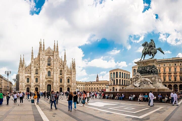 Private Luxury day Transfer from Linate Airport to Milan