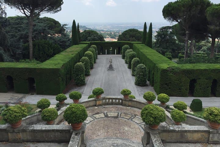 Pontifical Villa Gardens, Castel Gandolfo Audioguid Minibus Tour