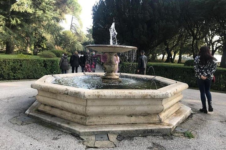 Pontifical Villa Gardens, Castel Gandolfo Audioguid Minibus Tour