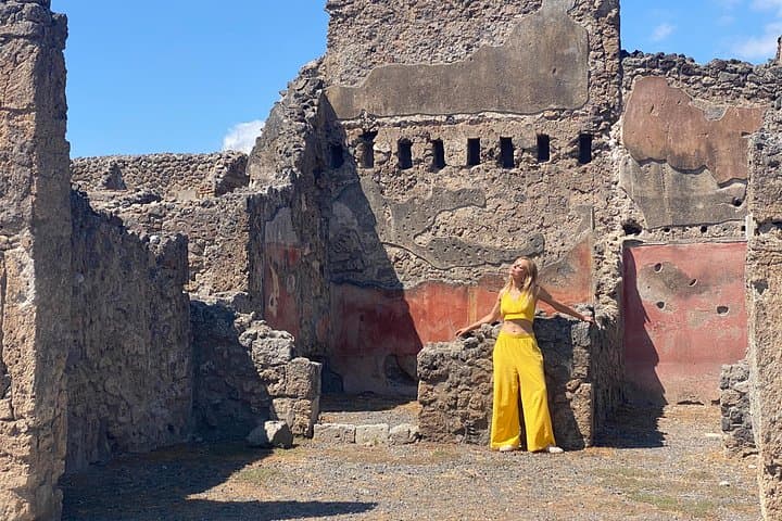 The colors of archeology in Campania