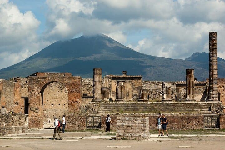 Skip the Line Pompeii Guided Tour from Naples