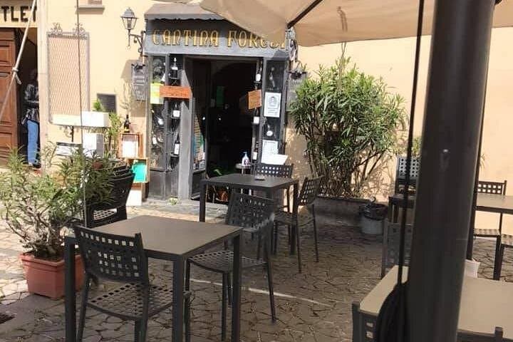 Aperitif in front of the Duomo and Orvieto Underground Caves tour