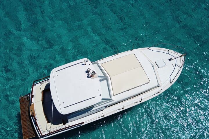 Day on a boat in the archipelago of La Maddalena with lunch