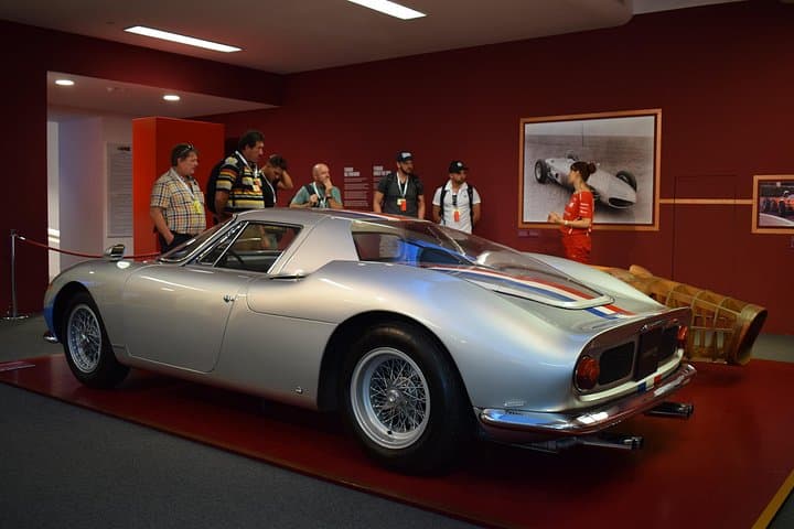 Black&Red:Lambo Museum,Ferrari Factory,Ferrari Museum,Lunch,Private transport