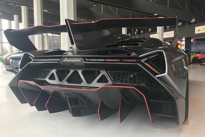 Black&Red:Lambo Museum,Ferrari Factory,Ferrari Museum,Lunch,Private transport