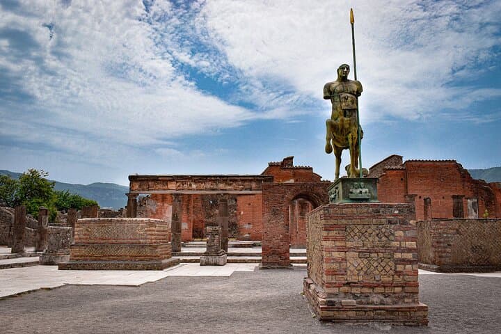 Skip the Line Pompeii Guided Tour from Naples