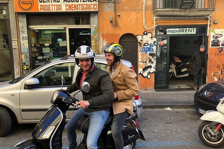 Scooter Tour In Naples