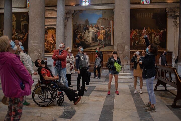 Guided tour of Piazza dei Miracoli in Pisa