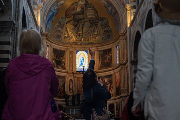 Guided tour of Piazza dei Miracoli in Pisa
