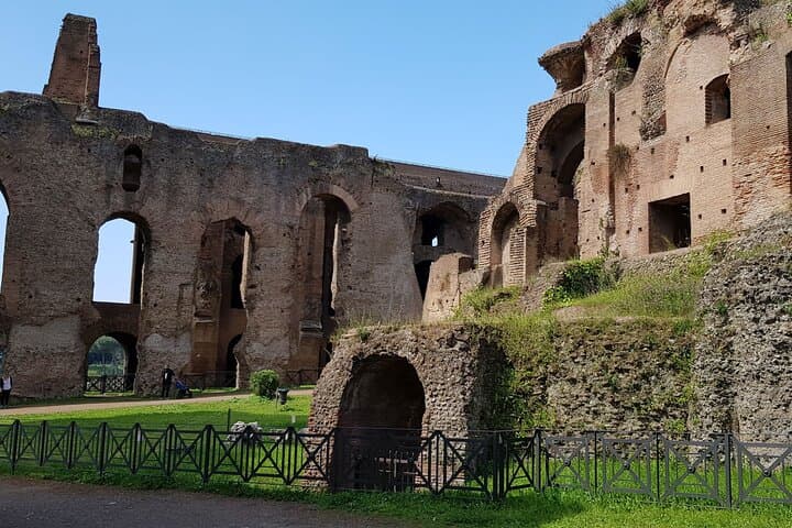 Rome Colosseum, Palatine Hill and Roman Forum Tour