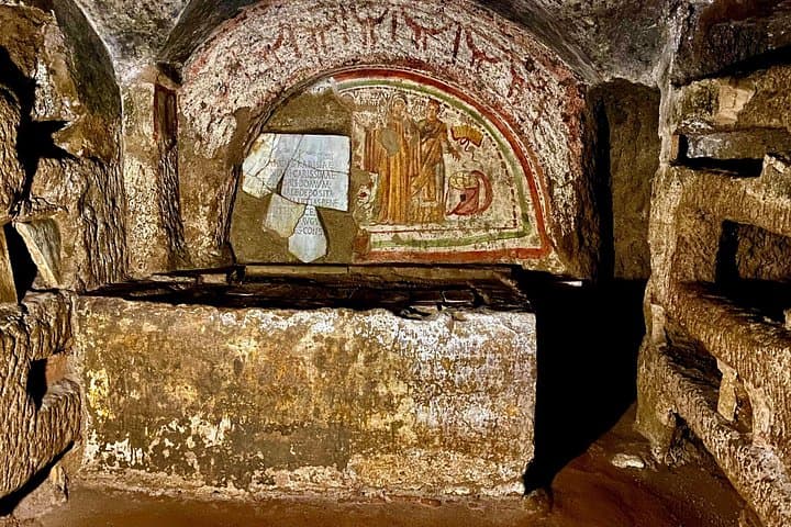 Private Express Tour of Roman Catacombs with Transfer