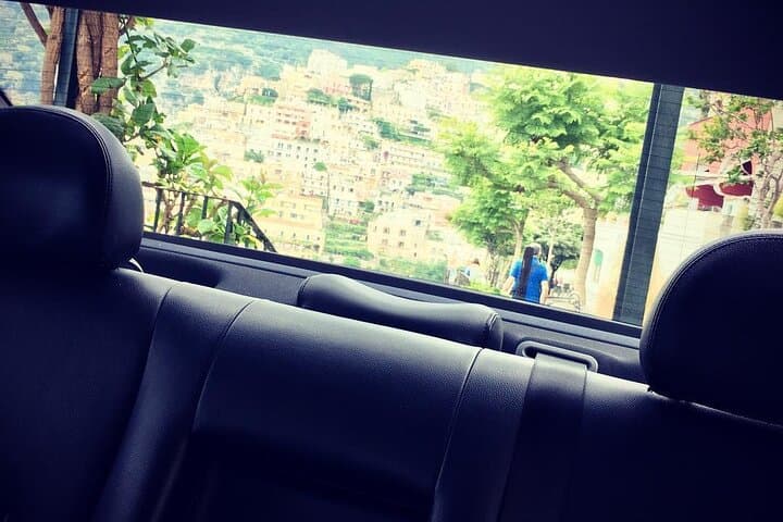 Private transfer from Rome to Positano or Sorrento plus 2 hrs stop in Pompeii