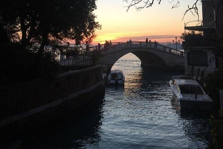 Private Transfer to/from Venice Airport or Piazzale Roma from/to Venice Centre