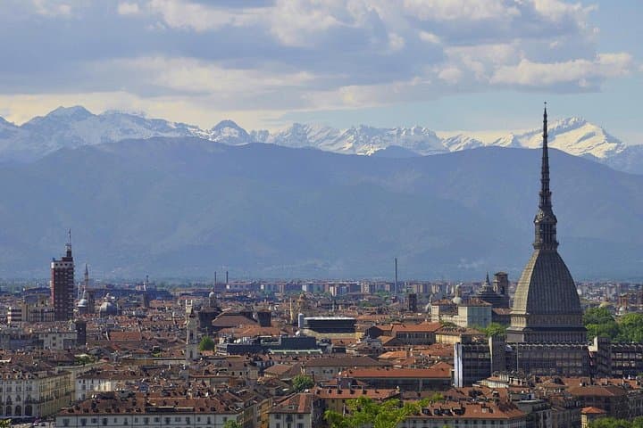 Turin: Royal Palace & city tour guided experience