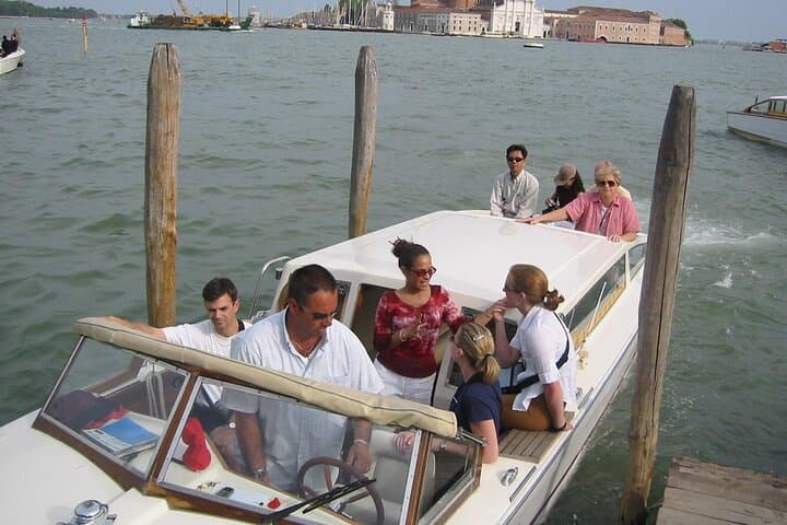 Venice : Private Hidden Food & Grand Canal Boat Experience