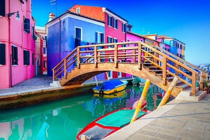 Private Murano and Burano VIP Venice Boat Tour