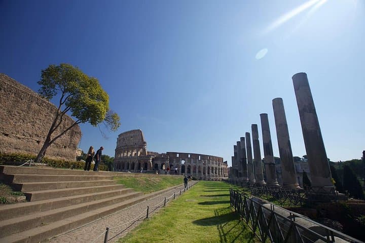 VIP Colosseum Arena and Roman Forum Small-Group Tour